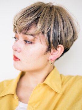 ピズム(PISM) 耳かけハンサムイメチェンショート／ハイライト＆ローライト