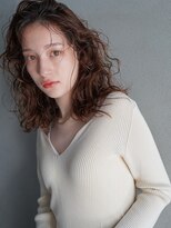 カンナ(Canna)&nbsp;スパイラルパーマ/セミロング/カーキグレージュ/髪質改善/30代