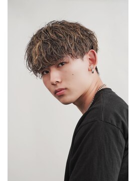 ゴールド 京都(GOALD) ハイライトツイスパマッシュメンズパーマ