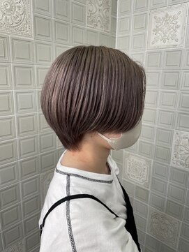 ヘンリエッタ 自由ヶ丘(Henrietta) ホワイトピンクグレージュ