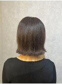 やわらかグレージュ
