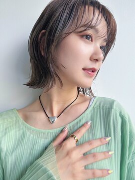 ホフ 大阪心斎橋店(F.O.F) グレージュベージュショートボブショートレイヤーブリーチ学割