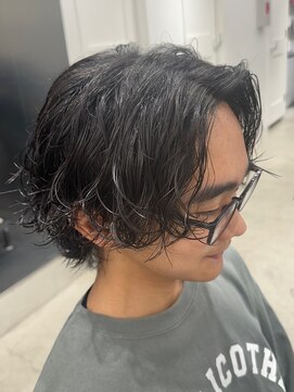 フィフス 名駅(fifth) ナチュラルな質感が人気の無造作パーマ×センターパートウルフ