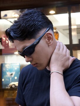 ザバーバー 渋谷(THE BARBER) ローフェード+眉毛カット
