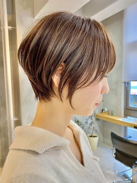 エリマ 横浜西口(elima) 横浜西口レイヤーボブショコラベージュ丸みショートボブ前髪あり