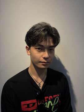 スティミュラス(Stimulus) ハイライトフェザーショート