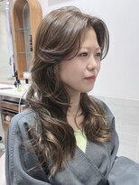 ピークアブー アヴェダ ギンザシックス(PEEK-A-BOO AVEDA GINZASIX)&nbsp;オリーブベージュレイヤースタイルハッシュカットオイルカラー◆