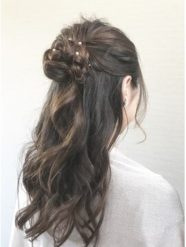 美容室テク アート バイ シック ハーフアップ