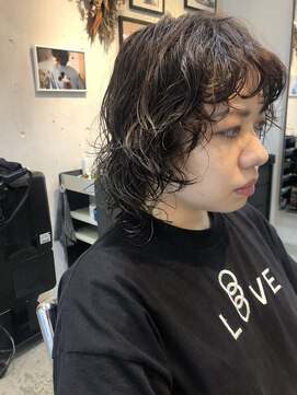 ビビト(bibito) bibito マッシュウルフ　くせ毛風　個性的　カール　ケアパーマ