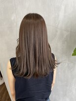 ティティ(TiTi)&nbsp;抜け感ヘア柔らかベージュ[TiTi_栗林れい]