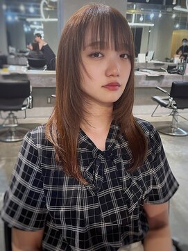 イトシテ シャギーセミロングヘア（本多身和子】