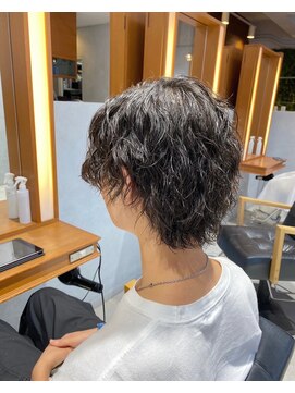 ジールサロン つくば本店 ミディアムウルフ×ツイストスパイラル