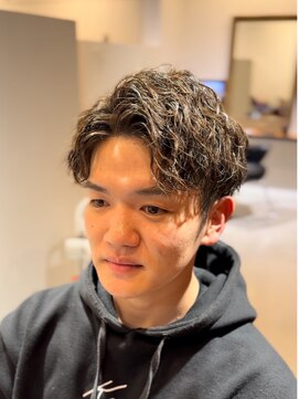 トンネルヘアー(Tunnel hair) アップバング×ツイストスパイラル