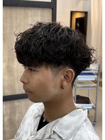 メンズギフト(men's GIFT)&nbsp;刈り上げツーブロック波巻きスパイラルパーマメンズマッシュ