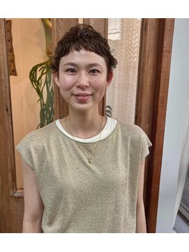 マド(Mado) クセをいかしたショート