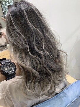 フル(FuLL) 全体明るい状態から作るエアータッチバレイヤージュ