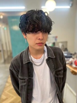 ロミー 本厚木(ROMMY.) メンズヘアショート韓国マッシュ黒髪ニュアンスサーフヘッドスパ