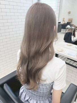 ユイマァル 倉敷店(YUIMARL) 20代30代ロングミルクティーベージュハイトーンブリーチ