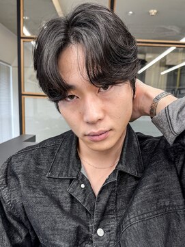 スタートウキョウ 渋谷(STAR TOKYO) 決まる◎黒髪フェザーパーマ×かき上げ前髪スマート