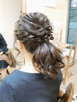 ロカット サロン(Roquat Salon)&nbsp;くるりんぱローポニーアレンジ【ヘアアレンジ　立川/立川南/袴】