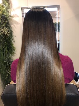 アールサロン アオヤマ(Rr SALON AOYAMA) プラチナミネコラストレート