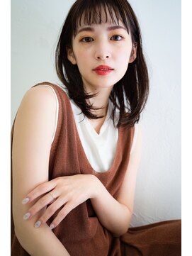 イーズ(e's) ショートバングのスリークヘア