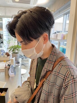 バイフィフス 原宿/表参道(by fifth) センターパート/ツーブロ/カルマヘア