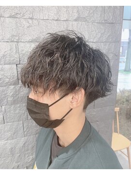 アース コアフュールボーテ 新潟青山店(EARTH coiffure beaute) センターパートツイストスパイラル波巻きパーママッシュ