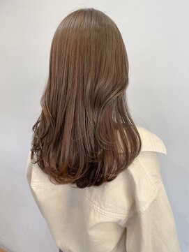 バイオレット ナゴヤ(Violet Nagoya) layer cut ×カーキベージュ