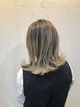 ユニコ(unico) ミルクティーベージュ/バレイヤージュ/グラデーション