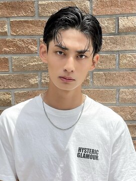 アーリー(Ali'i) 韓流センターパートツーブロックマッシュ刈り上げカルマパーマ