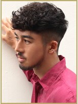 ジジバイワースホワイル(jiji by WORTH WHILE)&nbsp;ウルフマッシュパーマハイライト波巻きスペインカールショート