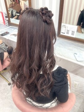 ゴート アミティ(G.O.A.T AMITY) ガーリースタイル/心斎橋/ヘアメ/セットサロン