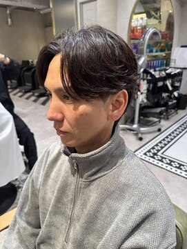 ゼスト リル 新宿(ZEST lill) センターパート フェザーパーマ フェザーショート 毛流れ