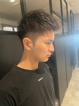 バックス メンズヘアー(BUCKS men's hair) アップバング/ショート/刈り上げ