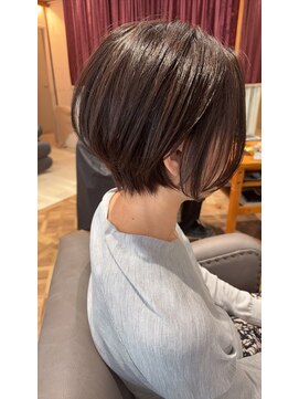 カナロアバイボニークチュール(KANALOAbyBONNY COUTURE) 大人の耳かけショートボブ/前下がりショートボブ/白髪染め