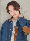 暗髪アッシュカラーセンターパートスタイル 