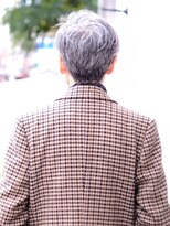 ビュートリアム 福岡(BEAUTRIUM)&nbsp;左右のバランスを変えたアシンメトリーショートカット