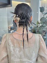 ケンジ 横浜(KENJE)&nbsp;タイトヘア/結婚式ヘア/お呼ばれヘア/カチモリ/編みおろし