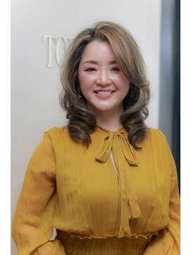 TOKIEDA × EAN/s【トキエダ　バイ　エアンス】 白髪を生かしたリュクスなハイライトカラー