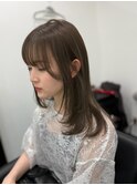セミロングマロンベージュレイヤーカット　髪質改善Period.松阪