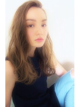 リマ(RIMA) 【RIMA】HARUKI 外国人風☆Ashベージュ×かきあげパーマstyle