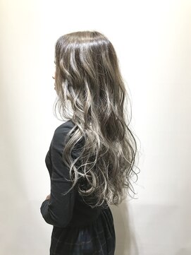 ジョージ(Jo-Ji) グレーパール♯インナー♯ハイライト♯ブリーチ