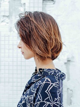 ロゼアトリエ(ROSE atelier) 外はねかきあげボブ