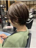 前髪ありツヤ髪小顔耳かけショートボブヘア