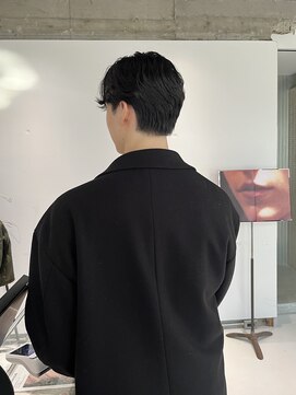 ロールアップスリーブス(ROLL UP SLEEVES) 毛流れワンカールパーマ