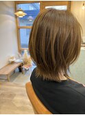 外ハネミディ×オリーブベージュ