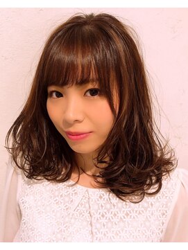ザブックハンドサロン(The book hand salon) サイドレイヤーミディ