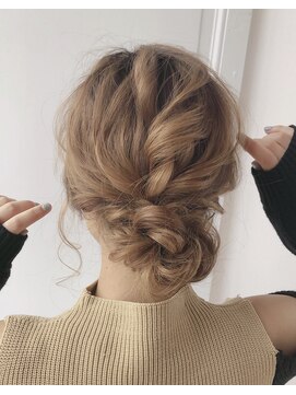 レジナヴィータ 栄(Reginavita) 【Reginavita栄】大人っぽルーズシニヨン@小野