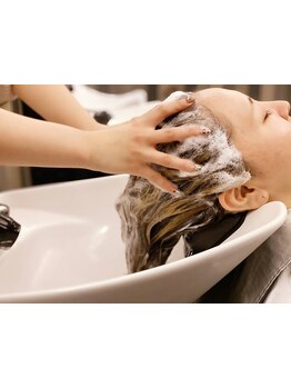 【スキャルプスパ\2200が人気!】自分にご褒美☆scissorsの美容サプリスパで頭皮の健康とうる艶美髪を叶えて